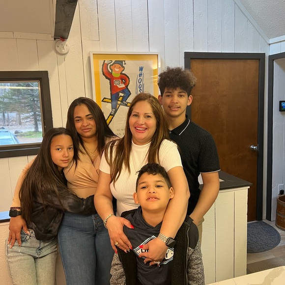 Meet your Posher, Veronica - Picture 2 of 2